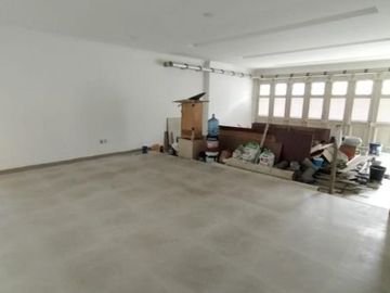 PURI INDAH JAKARTA BARAT RUMAH 3 LANTAI BARU DI RENOVASI
