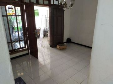 RUMAH+TOKO USAHA DHARMAWANGSA hdp utara, Strategis Nol jalan raya