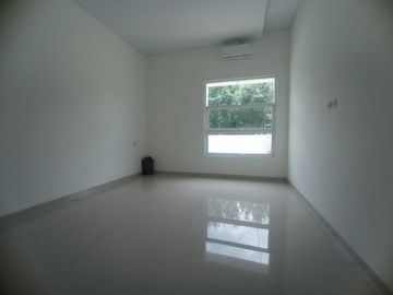 RUMAH MEWAH PREMIUM 2 LANTAI TERBAIK DI SELMAN KAWASAN ELIT