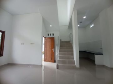 RUMAH MEWAH PREMIUM 2 LANTAI TERBAIK DI SELMAN KAWASAN ELIT