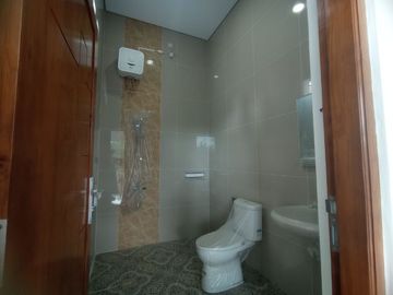 RUMAH MEWAH PREMIUM 2 LANTAI TERBAIK DI SELMAN KAWASAN ELIT