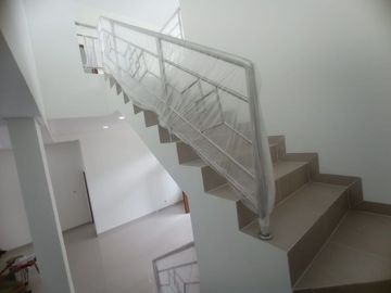 RUMAH MEWAH PREMIUM 2 LANTAI TERBAIK DI SELMAN KAWASAN ELIT