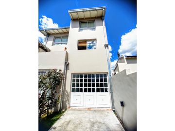 MODERNO - CON TERRAZA - BARRIO LOS TRONCOS