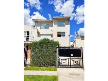 MODERNO - CON TERRAZA - BARRIO LOS TRONCOS