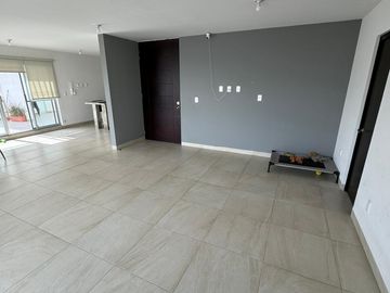 PH EN VENTA EN LOMAS DEL PEDREGAL
