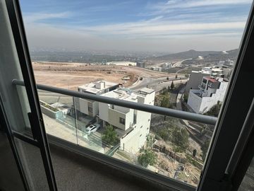 PH EN VENTA EN LOMAS DEL PEDREGAL