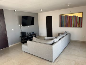 PH EN VENTA EN LOMAS DEL PEDREGAL