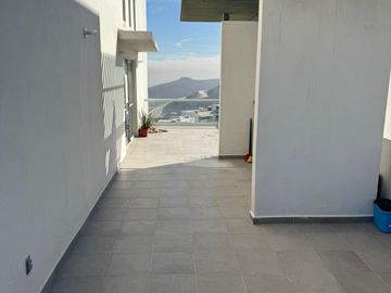 PH EN VENTA EN LOMAS DEL PEDREGAL