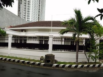 Rumah Mewah Shm di Kertajaya Indah Timur Manyar