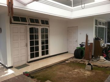 Rumah Mewah Shm di Kertajaya Indah Timur Manyar