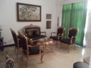 Rumah Mewah Shm di Kertajaya Indah Timur Manyar