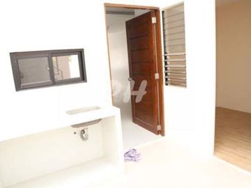 Townhouse For Sale in Tandang Sora at 9M PH926 B