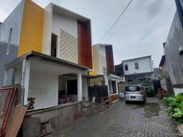 KOS MURAH, 11 KAMAR, FULL FURNISHED, DEKAT BERBAGAI KAMPUS DI MERJOSARI, MALANG