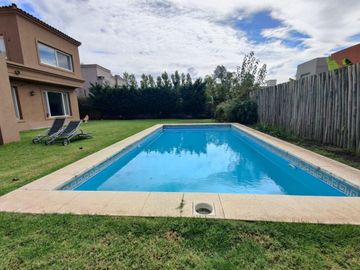 OPORTUNIDAD RETASADA! Hermosa Casa en Barrio privado LAS LIEBRES