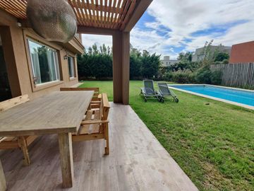 OPORTUNIDAD RETASADA! Hermosa Casa en Barrio privado LAS LIEBRES