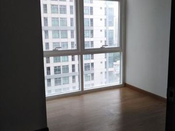 2 Bedroom with Parking Madison Park West in BGC