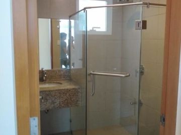 2 Bedroom with Parking Madison Park West in BGC