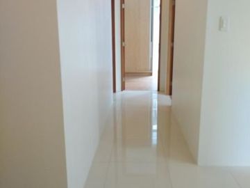 2 Bedroom with Parking Madison Park West in BGC