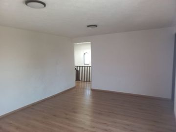 Amplia residencia fraccionamiento privado TOLUCA