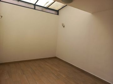Amplia residencia fraccionamiento privado TOLUCA
