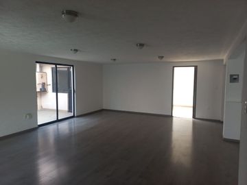 Amplia residencia fraccionamiento privado TOLUCA