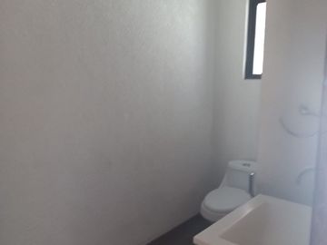 Amplia residencia fraccionamiento privado TOLUCA