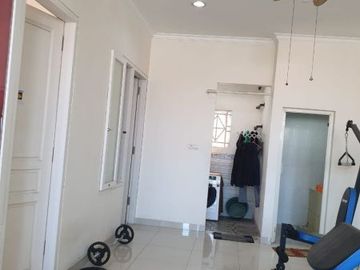 Rumah Karah HADAP SELATAN STRATEGIS SIAP HUNI FURNISH