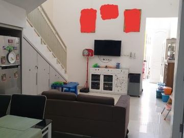 Rumah Karah HADAP SELATAN STRATEGIS SIAP HUNI FURNISH