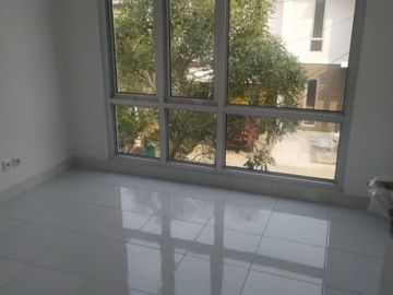 Disewa rmh sek 7 gading serpong