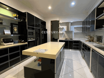 Rumah Asri Dengan Tanah Luas Di Bintaro Jaya Sektor 5