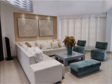 SE VENDE CASA DE DOS PISOS EN LA CASTELLANA DE MONTERA