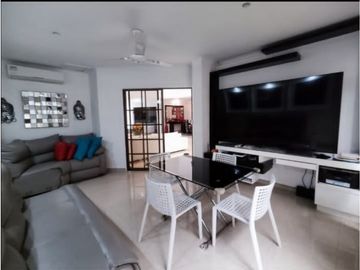 SE VENDE CASA DE DOS PISOS EN LA CASTELLANA DE MONTERA