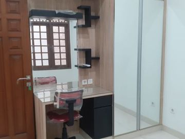 Ready 4 Unit Rmh Strategis Jl Raya 2.5 lt Fullfurnished Duren Sawit Jakarta
