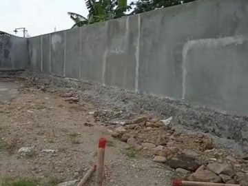 Plot of Land with Sloping Prices, Next to Adi Soemarmo Airport