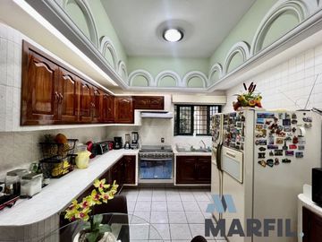 Casa en Venta Para Consultorios Oficinas Frente Jardin Corregidora Centro Colima