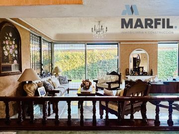 Casa en Venta Para Consultorios Oficinas Frente Jardin Corregidora Centro Colima