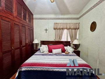 Casa en Venta Para Consultorios Oficinas Frente Jardin Corregidora Centro Colima