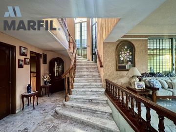 Casa en Venta Para Consultorios Oficinas Frente Jardin Corregidora Centro Colima