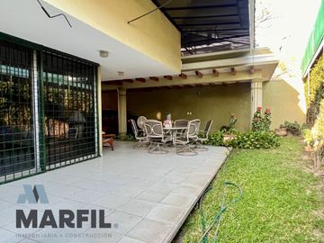 Casa en Venta Para Consultorios Oficinas Frente Jardin Corregidora Centro Colima