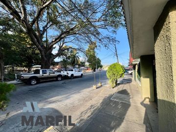 Casa en Venta Para Consultorios Oficinas Frente Jardin Corregidora Centro Colima