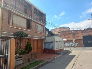 casa en venta en granada norte. Cod V6879201