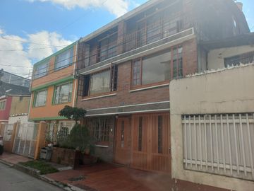 casa en venta en granada norte. Cod V6879201
