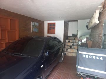 casa en venta en granada norte. Cod V6879201