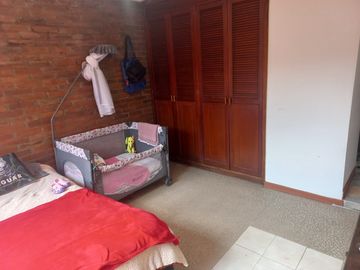 casa en venta en granada norte. Cod V6879201