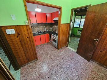 Casa 4 amb. amplios con Parque y Quincho