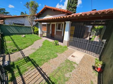 Casa 4 amb. amplios con Parque y Quincho
