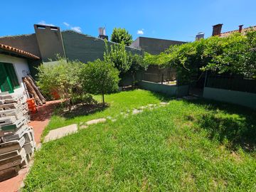 Casa 4 amb. amplios con Parque y Quincho