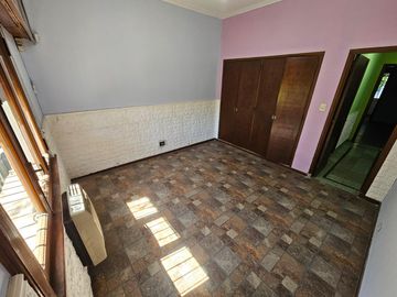 Casa 4 amb. amplios con Parque y Quincho