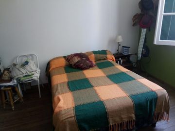 Muy buena casa municipal en tres plantas