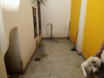 Muy buena casa municipal en tres plantas